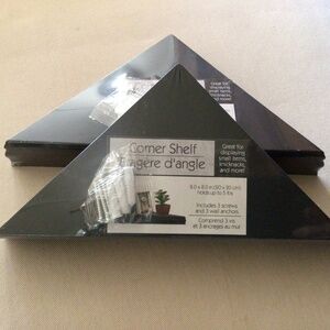 Corner Shelf set of 2 nwt